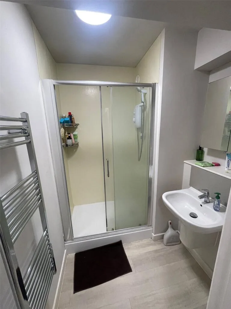 5 bedroom apartment for rent