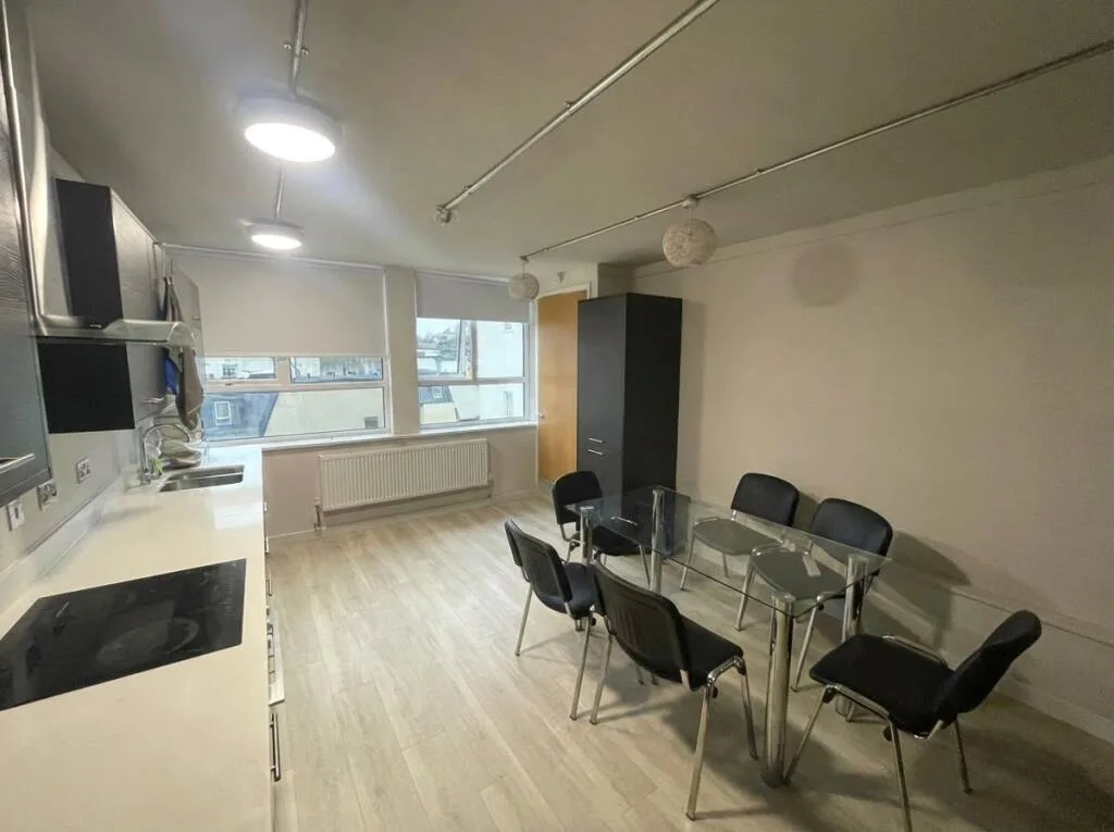 5 bedroom apartment for rent