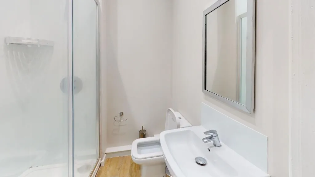 5 bedroom apartment for rent