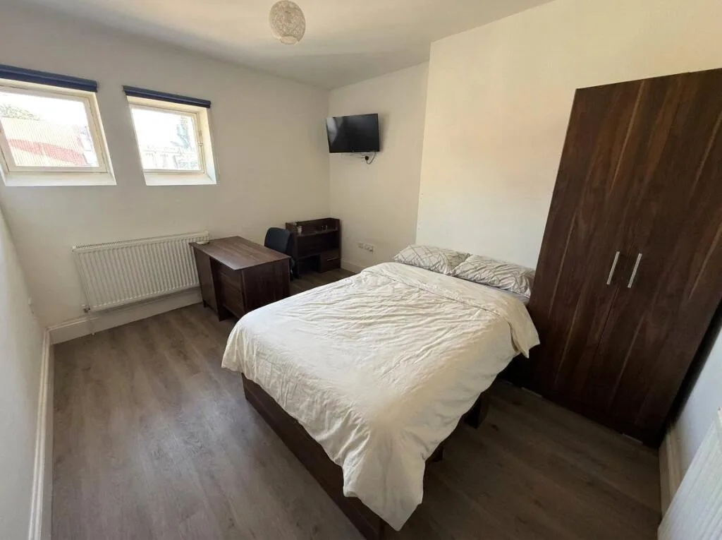 8 bedroom apartment for rent