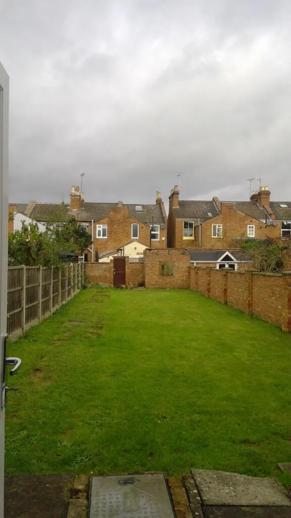 5 bedroom terraced house for rent