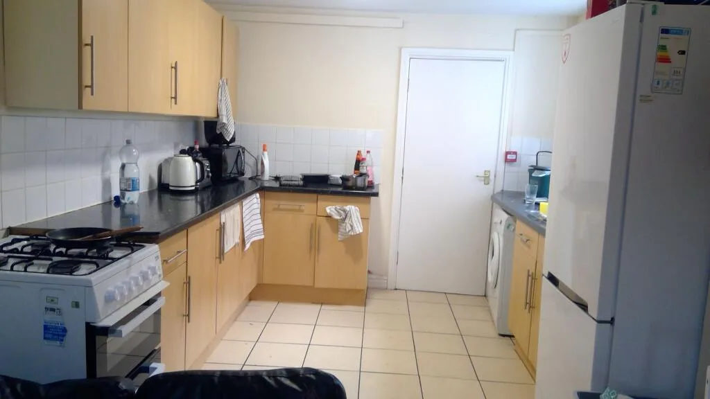 5 bedroom terraced house for rent