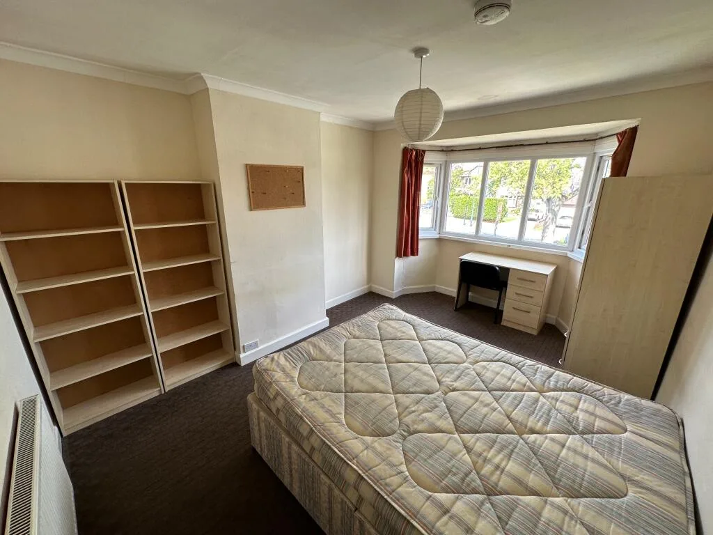 4 bedroom semi-detached house for rent