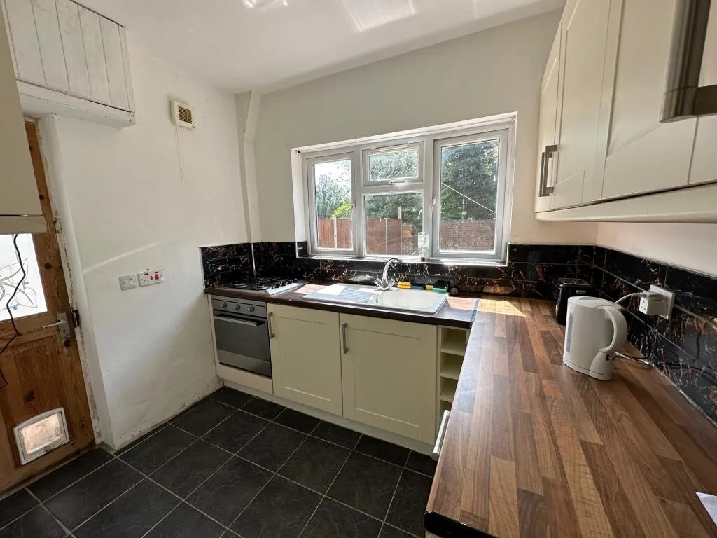 4 bedroom semi-detached house for rent