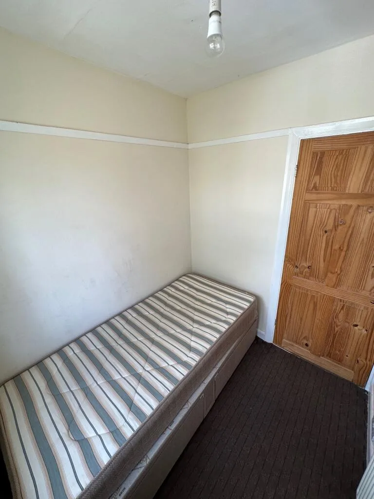 4 bedroom semi-detached house for rent