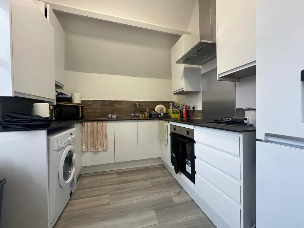4 bedroom flat for rent