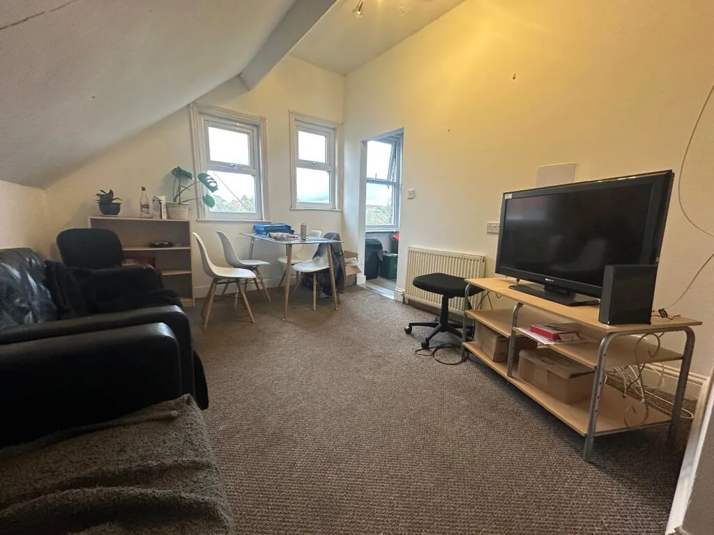 4 bedroom flat for rent