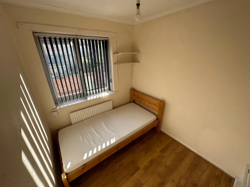 4 bedroom semi-detached house for rent
