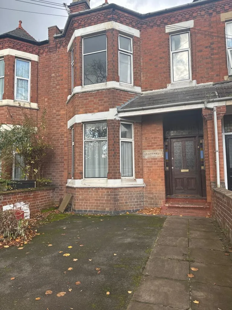 6 bedroom terraced house for rent