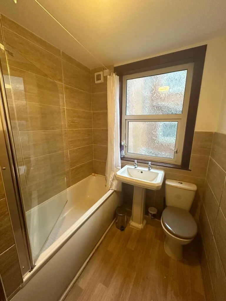 6 bedroom terraced house for rent