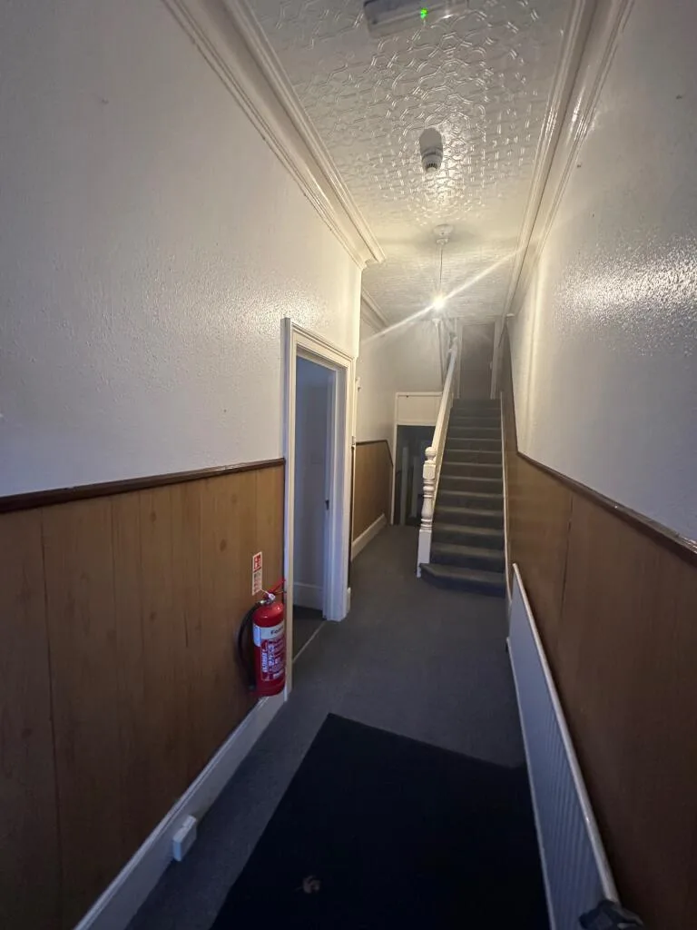 6 bedroom terraced house for rent