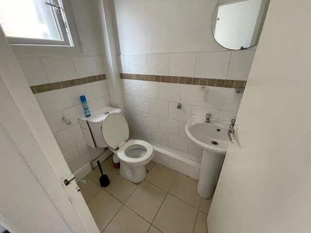 8 bedroom terraced house for rent