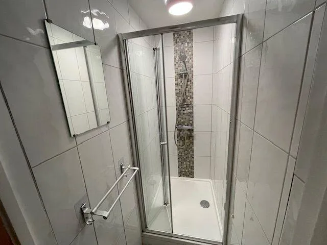 8 bedroom terraced house for rent