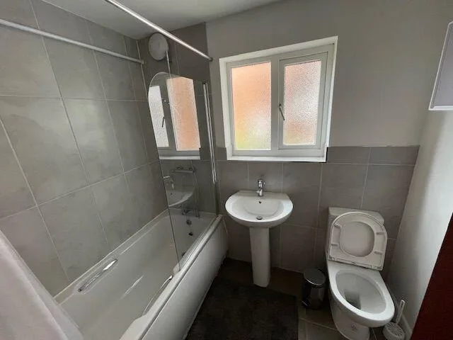 8 bedroom terraced house for rent