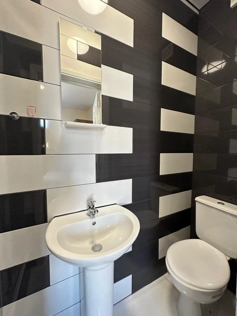10 bedroom detached house for rent