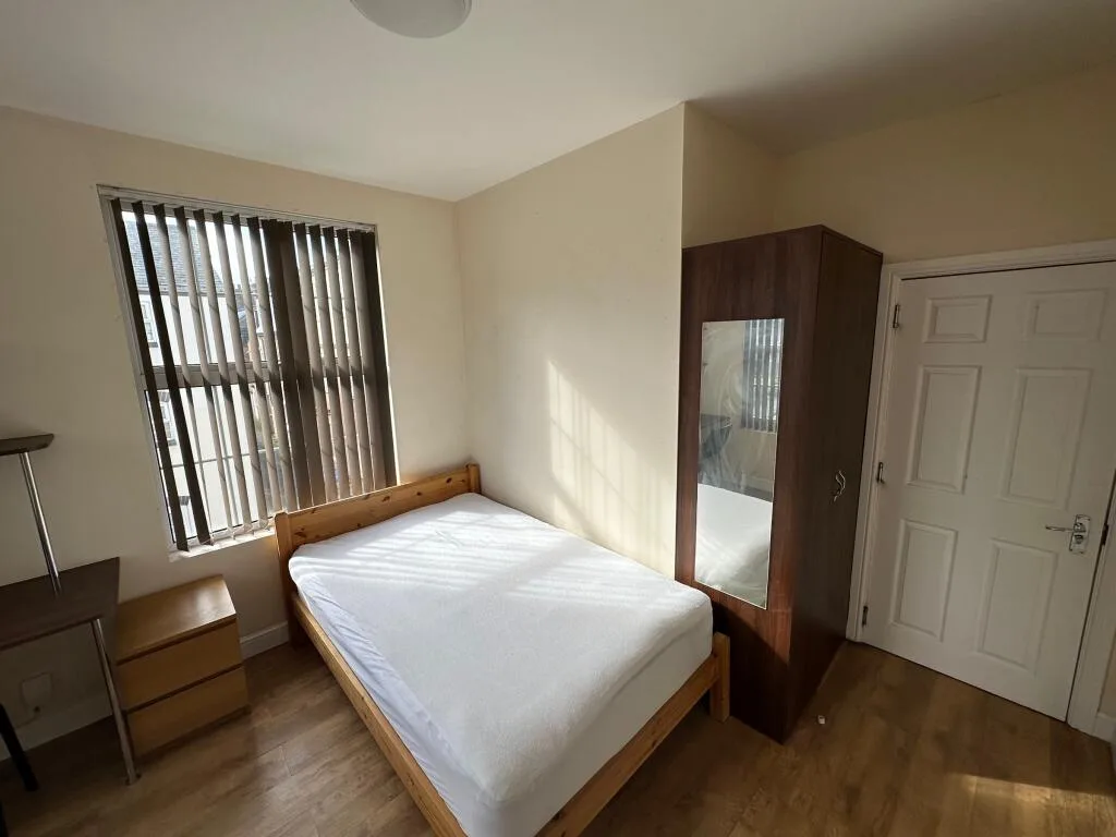 10 bedroom detached house for rent