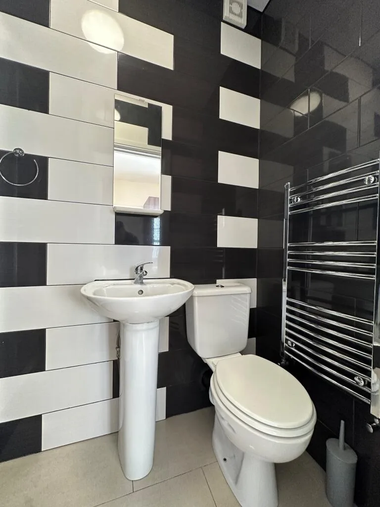 10 bedroom detached house for rent