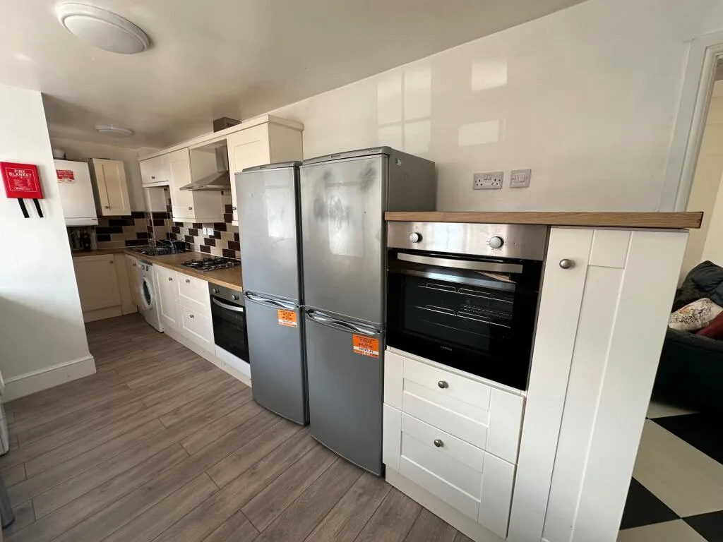 10 bedroom detached house for rent