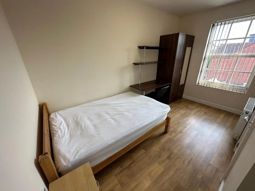 10 bedroom detached house for rent