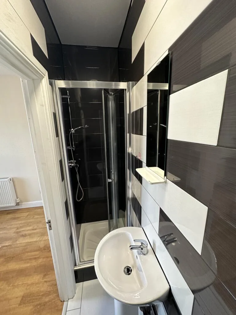 10 bedroom detached house for rent