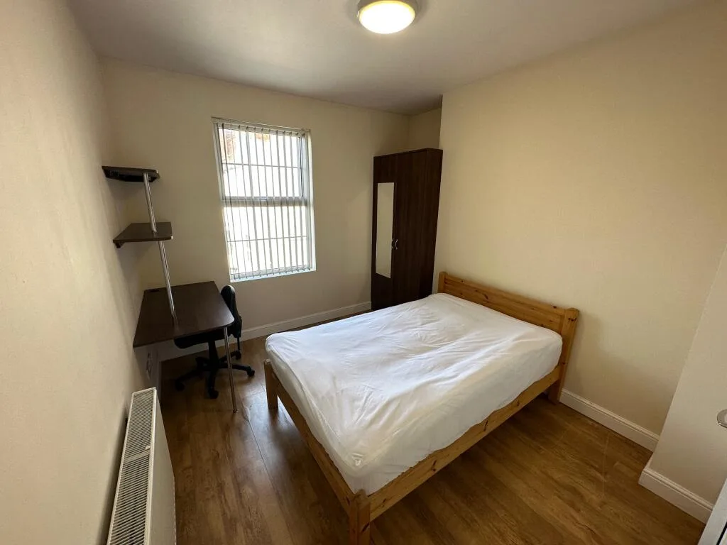 10 bedroom detached house for rent
