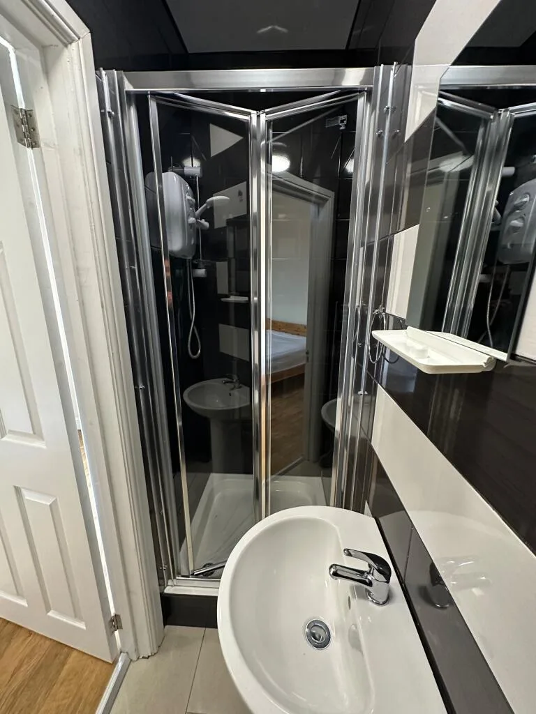 10 bedroom detached house for rent