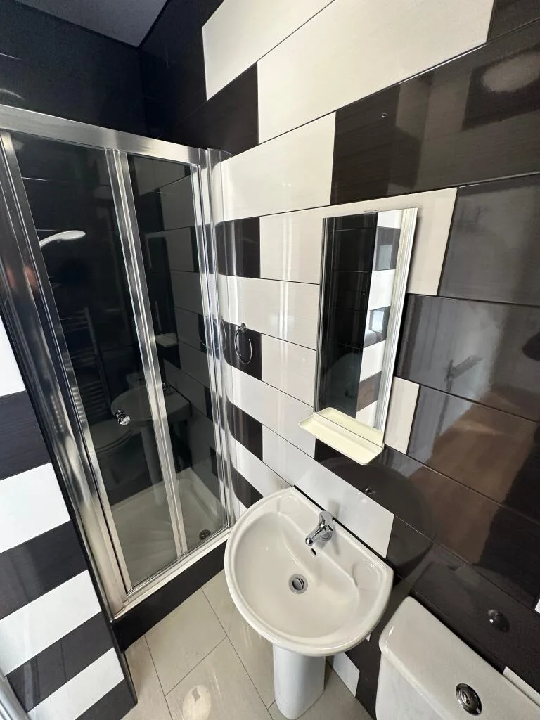 10 bedroom detached house for rent
