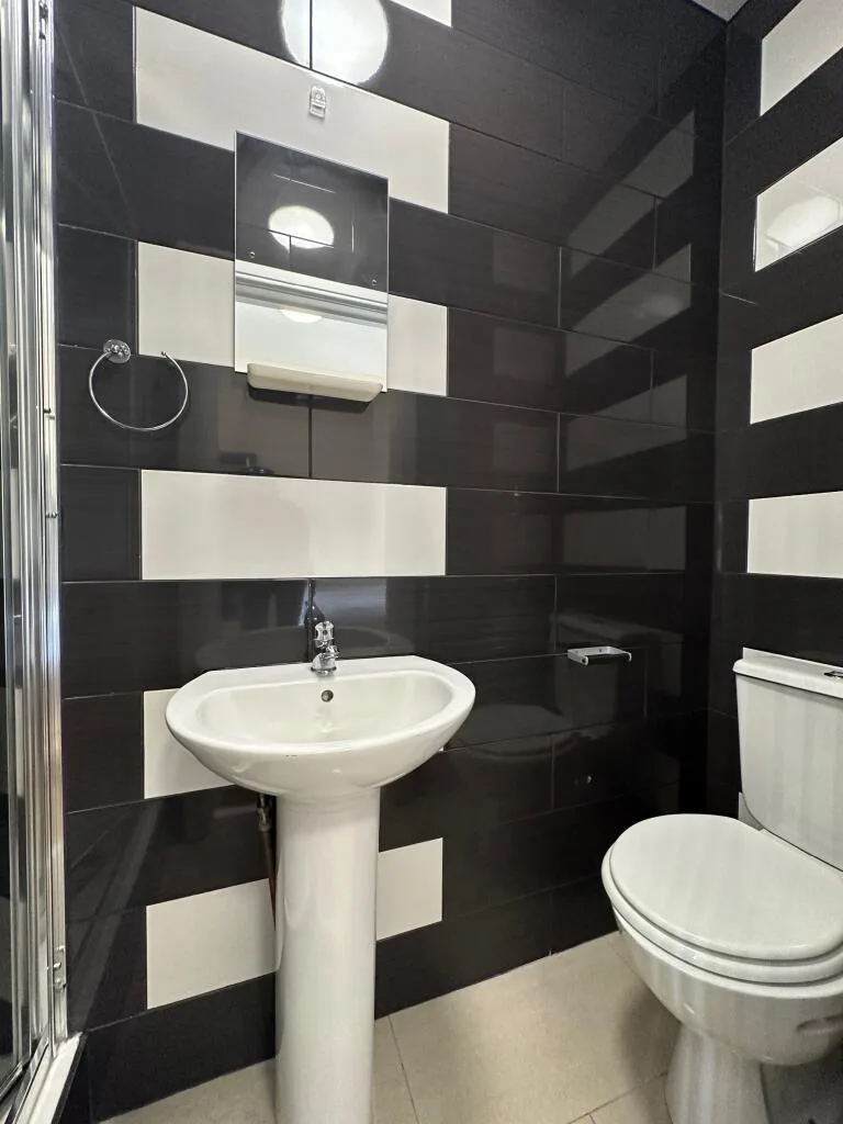 10 bedroom detached house for rent