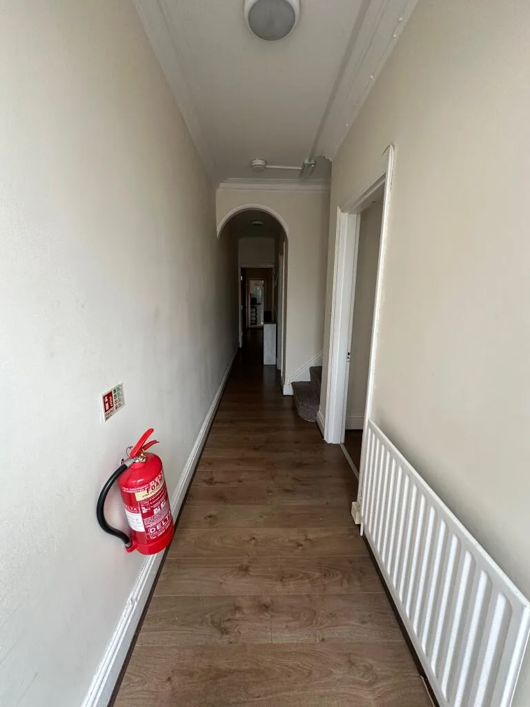 5 bedroom terraced house for rent