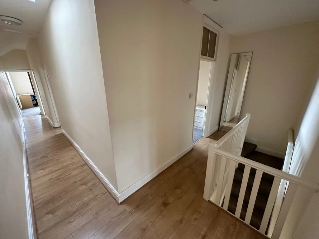 5 bedroom terraced house for rent