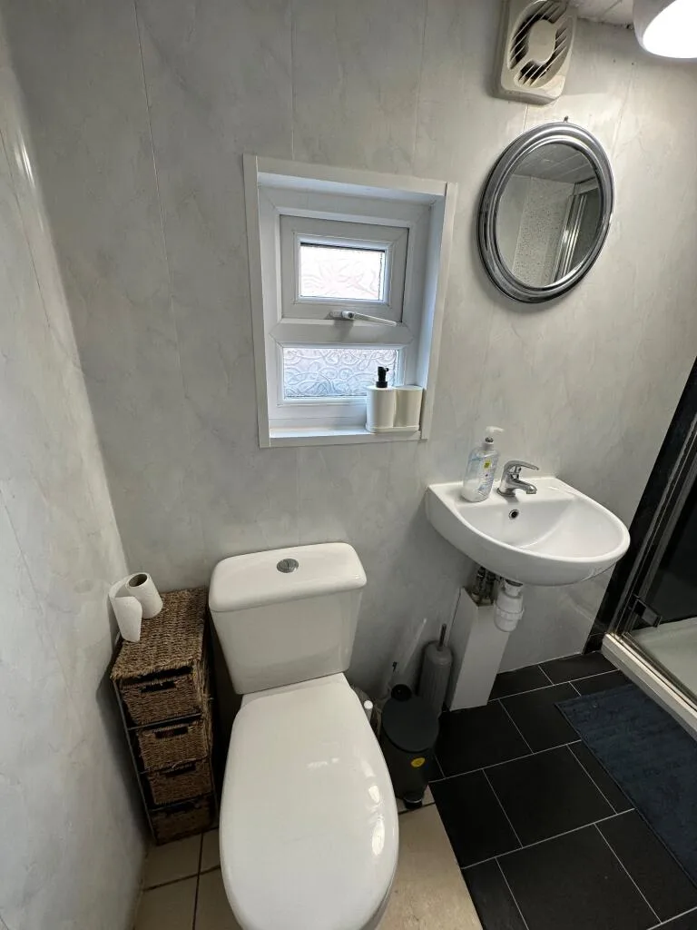 5 bedroom terraced house for rent