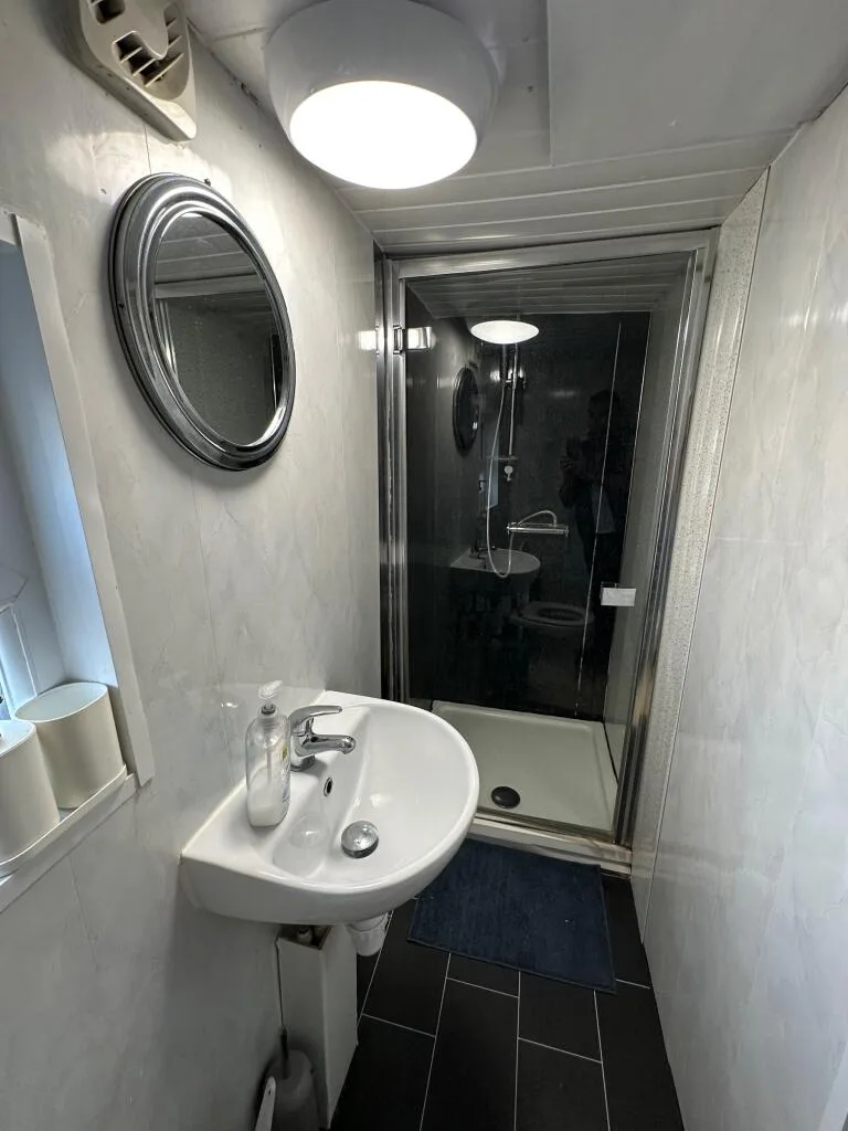 5 bedroom terraced house for rent