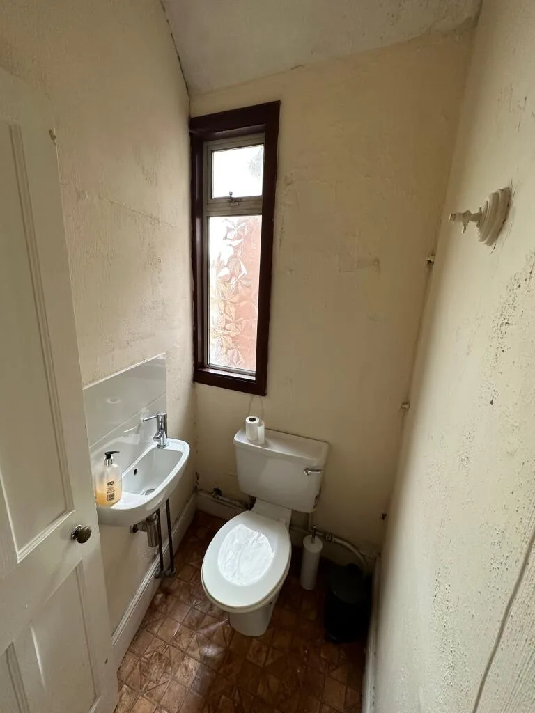 5 bedroom terraced house for rent