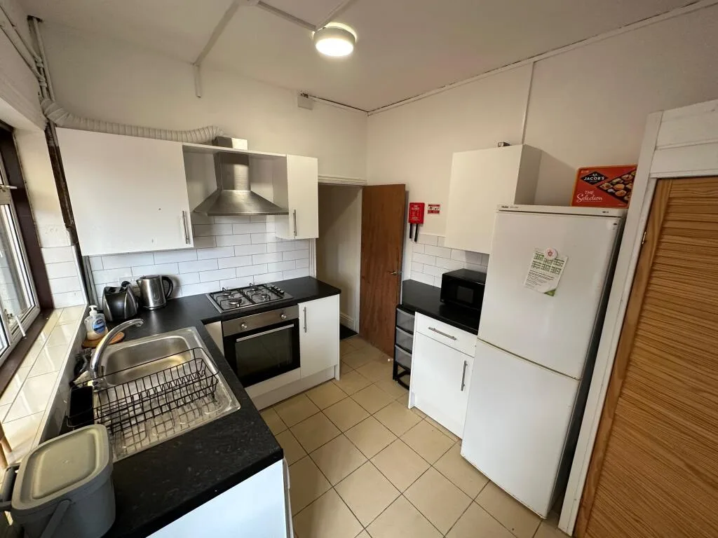 5 bedroom terraced house for rent