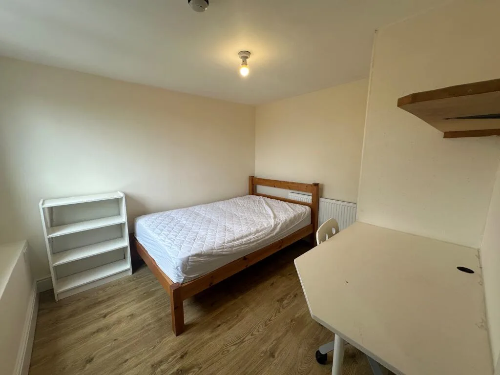 6 bedroom terraced house for rent