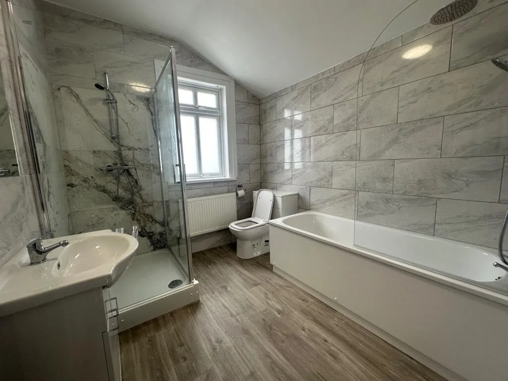 6 bedroom terraced house for rent