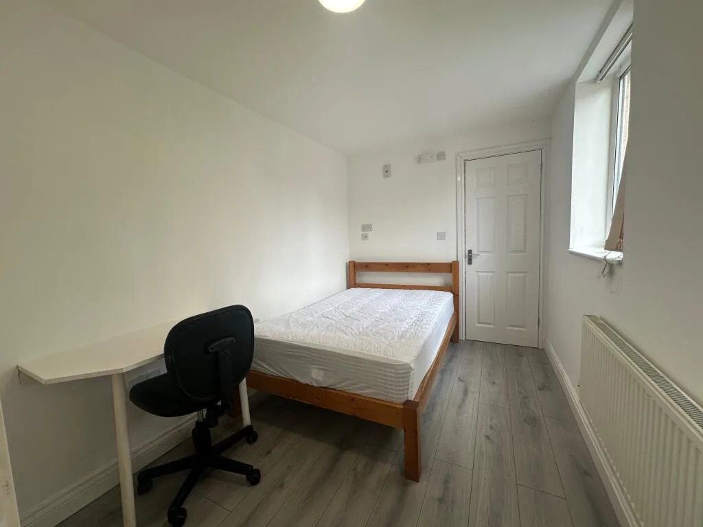 6 bedroom terraced house for rent