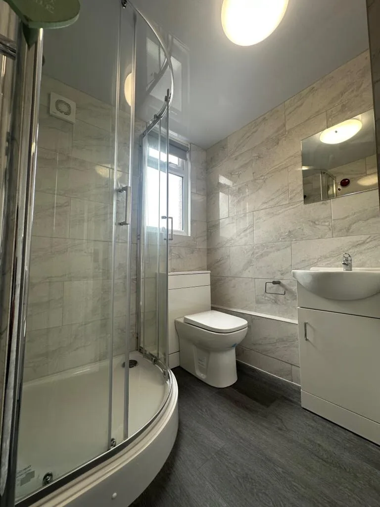 6 bedroom terraced house for rent