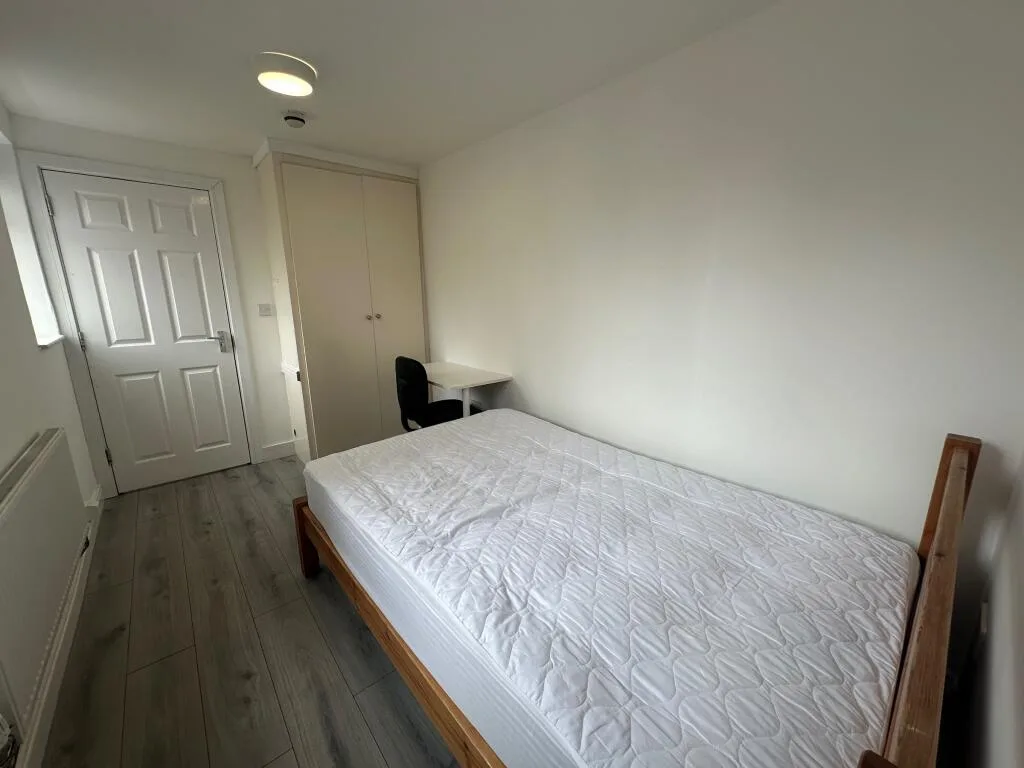 6 bedroom terraced house for rent