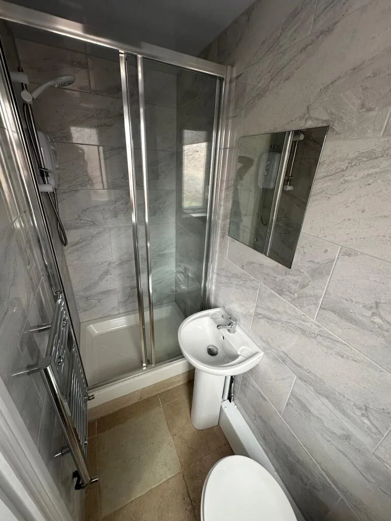 6 bedroom terraced house for rent