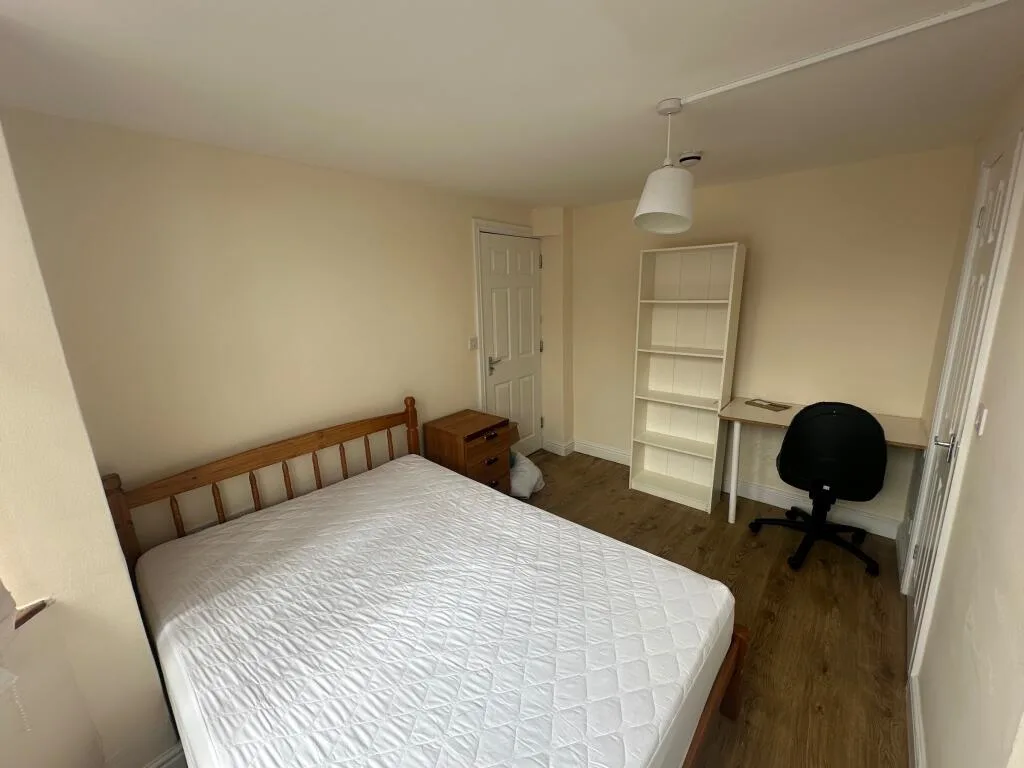 6 bedroom terraced house for rent