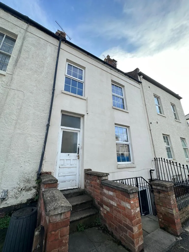6 bedroom terraced house for rent