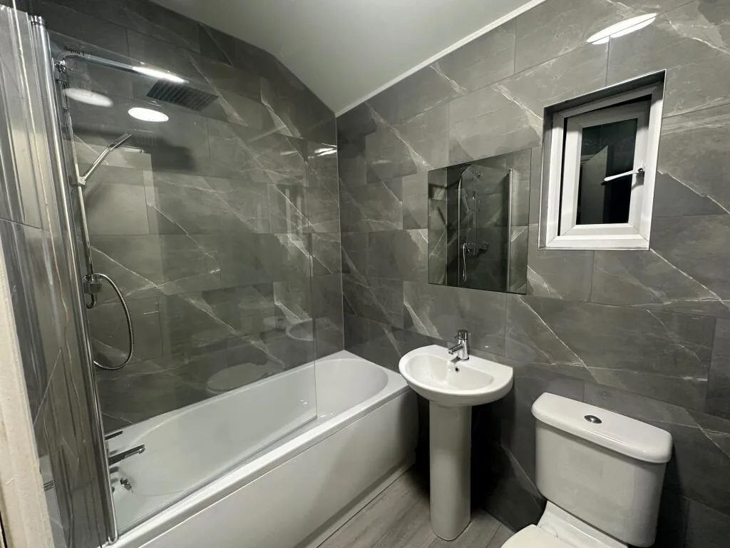 6 bedroom terraced house for rent