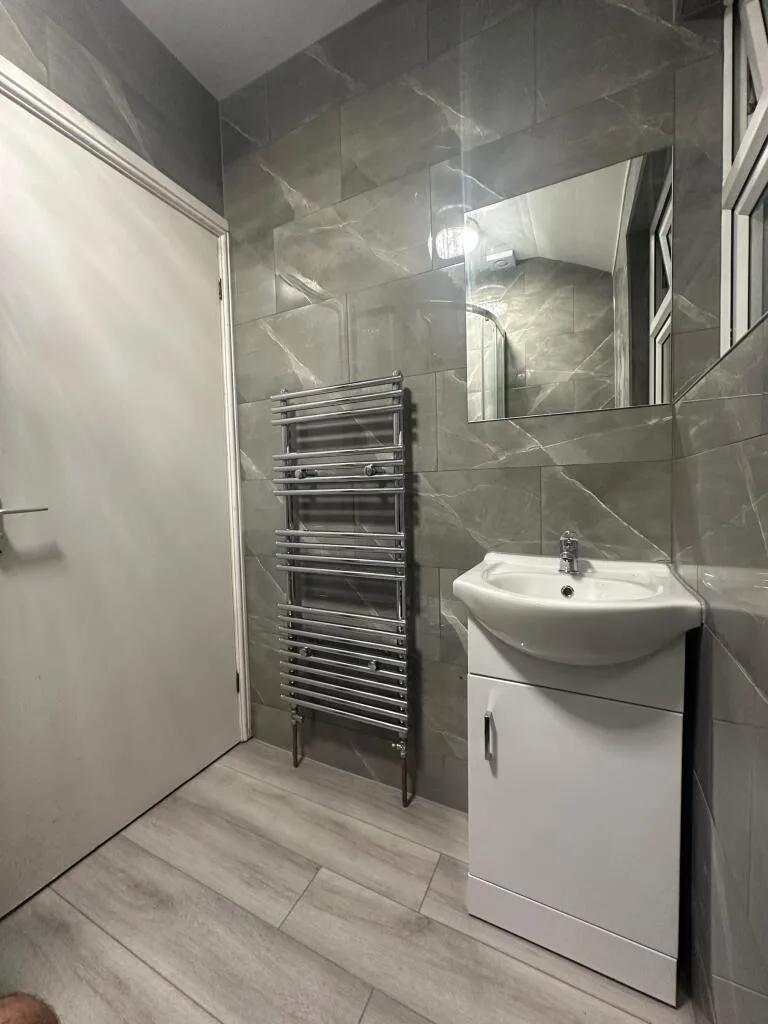 6 bedroom terraced house for rent