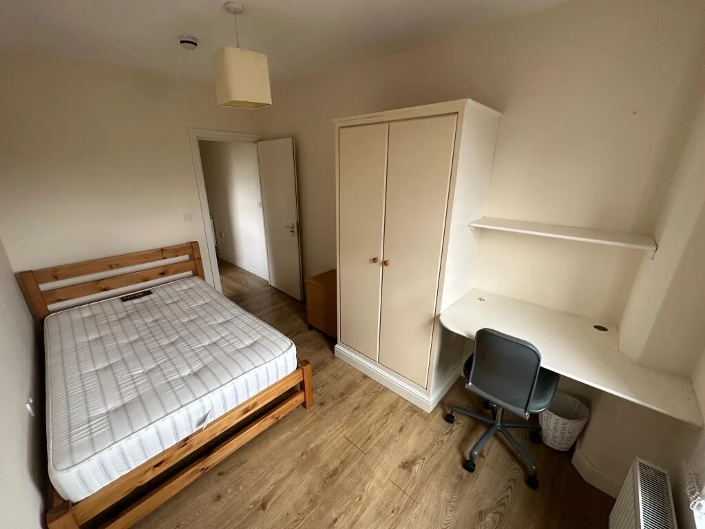 6 bedroom terraced house for rent