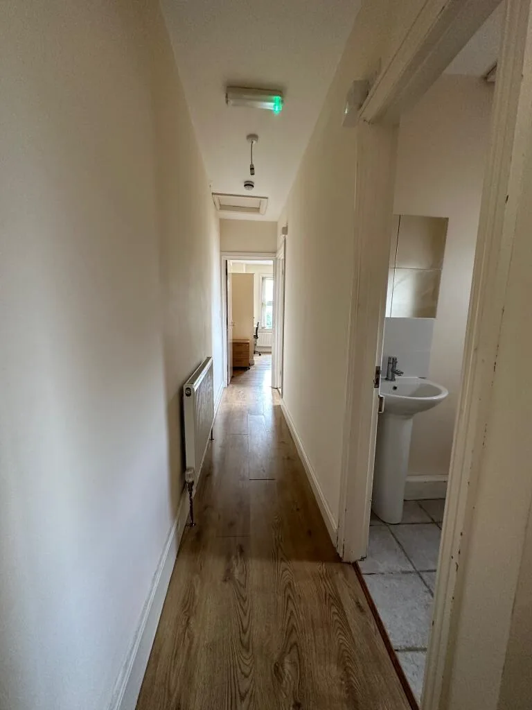 6 bedroom terraced house for rent