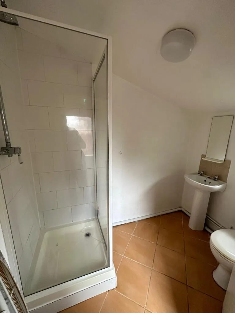 6 bedroom terraced house for rent