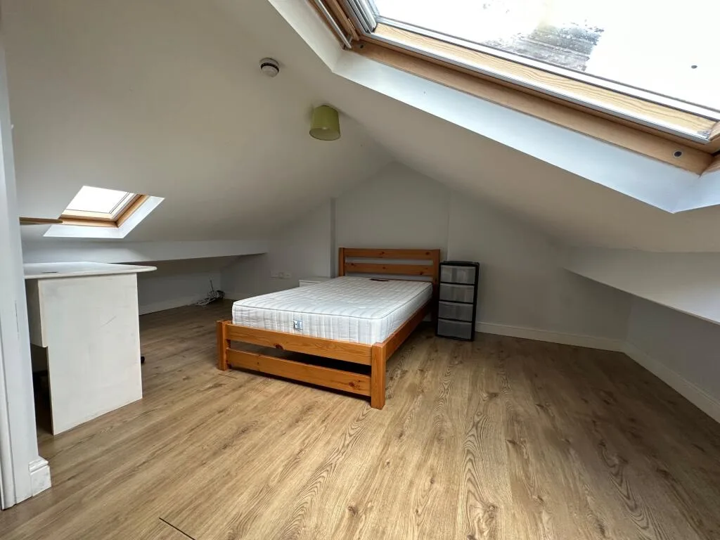 6 bedroom terraced house for rent