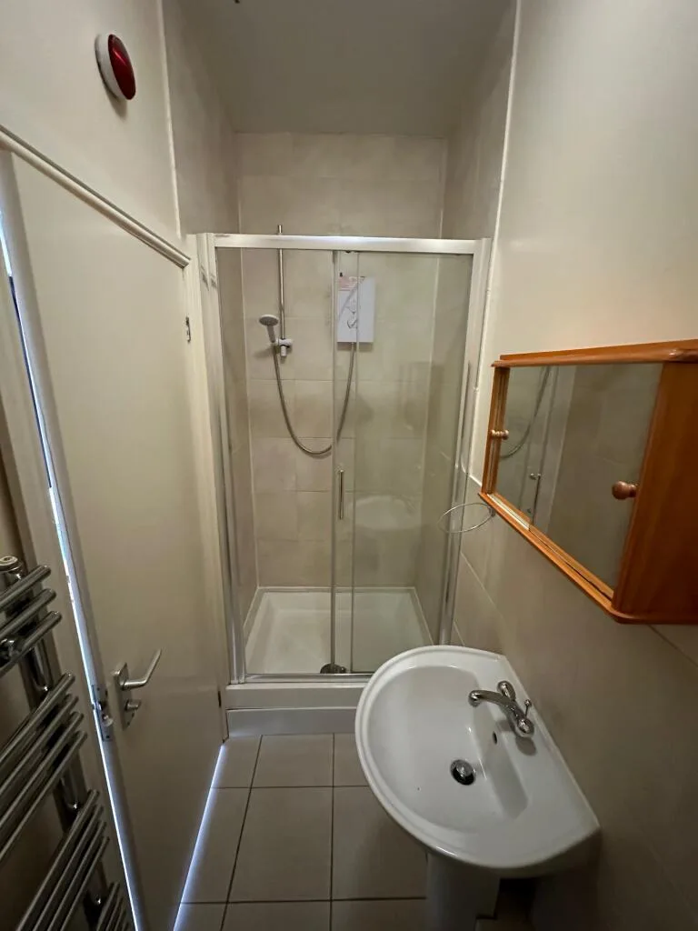 6 bedroom terraced house for rent