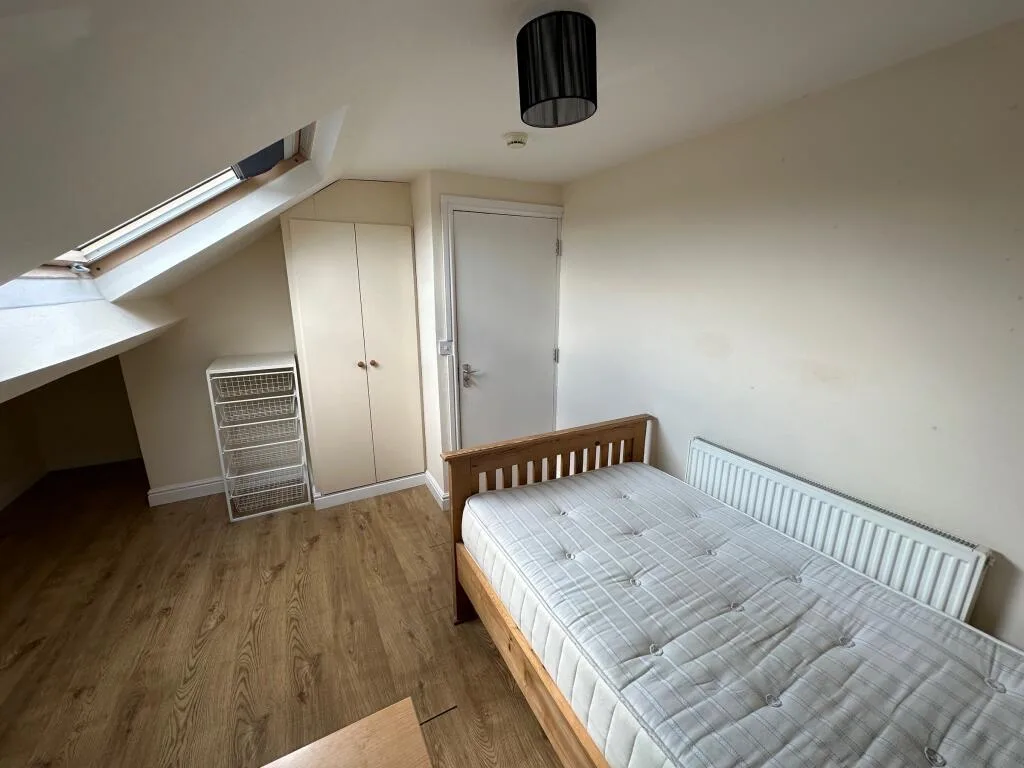 7 bedroom terraced house for rent